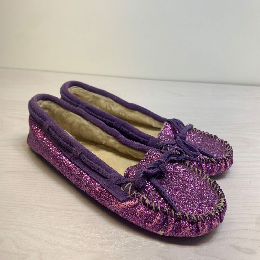 Minnetonka Purple Glitter Hard Sole Moccasins‎  Fleece Lined Size 9